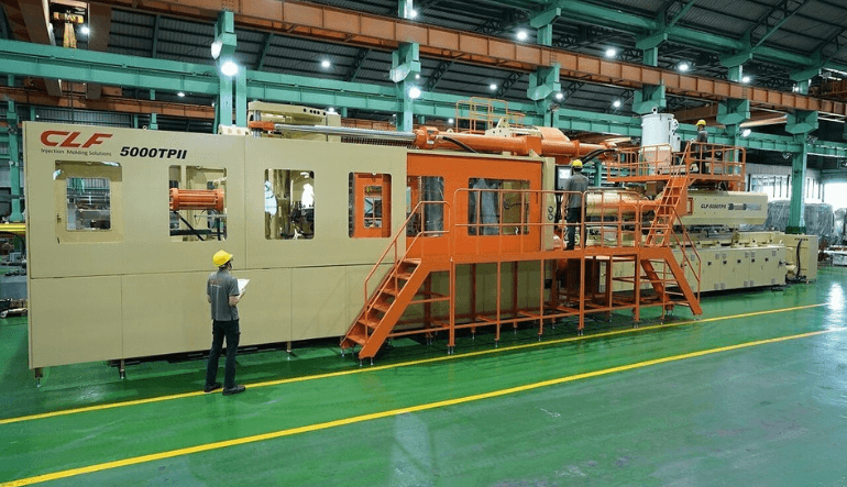 CLF Delivers Taiwan’s First 5000-Ton Injection Molding Machine to US Logistics Leader & Previews TaipeiPLAS 2026